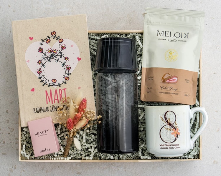 8 Mart Kadınlar Günü Hediye Kutusu