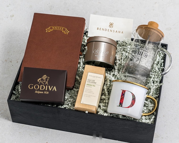 Ekoseli Taba Hediye Kutusu