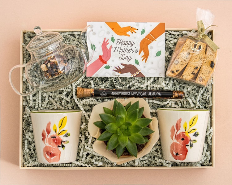 Floral Çay Anneler Günü Hediye Kutusu