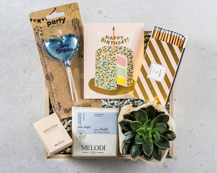 Küçük Sürpriz Hediye Kutusu