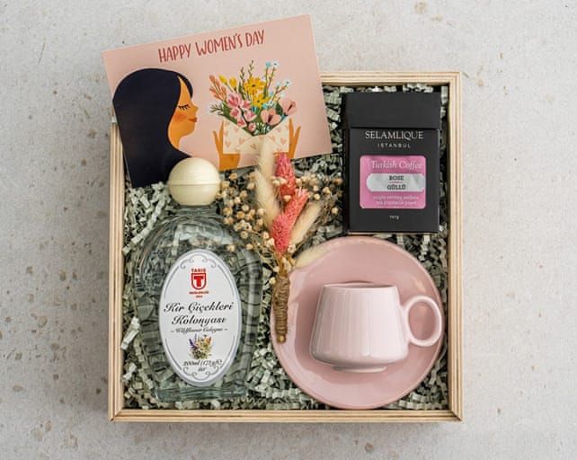 Pembeli Kahve Kadınlar Günü Hediye Kutusu
