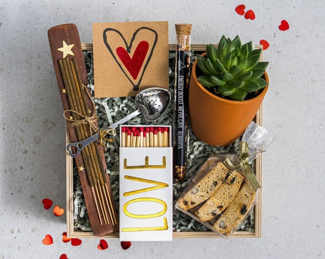 Sevgiliye Keyif Hediye Kutusu