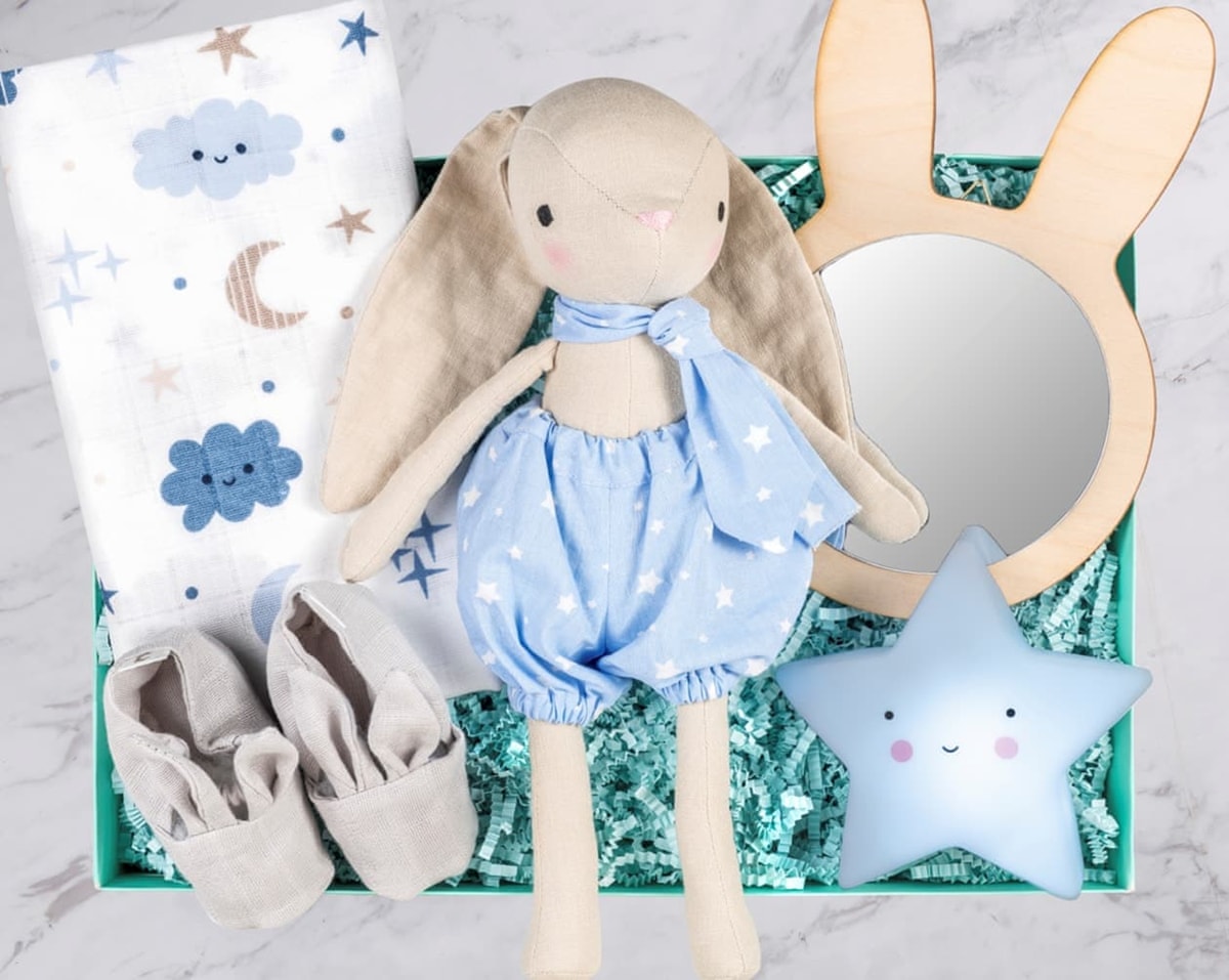 Uykucu Tavşan Erkek Bebek Hediye Kutusu BendenSana